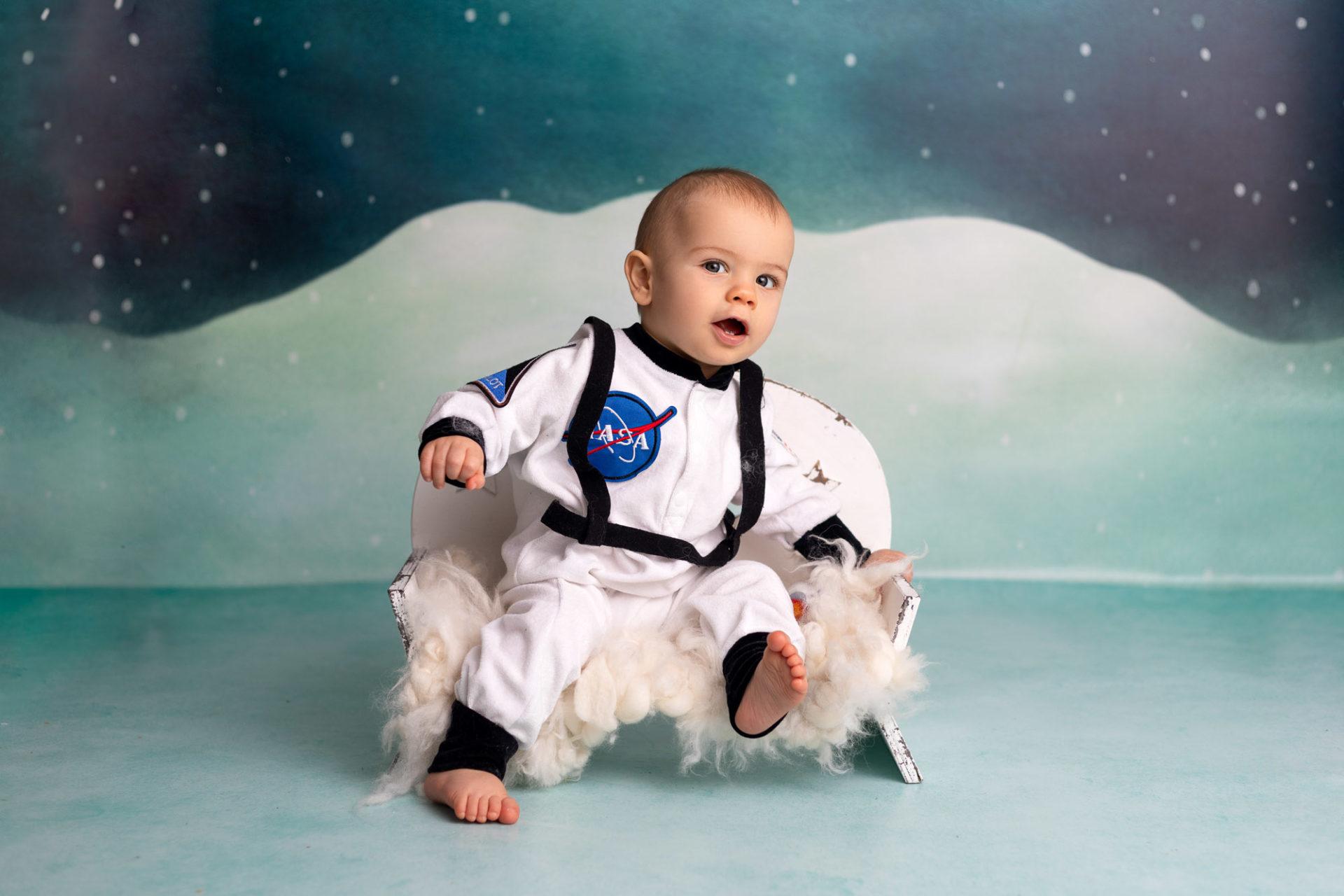 photographe bébé décor astronaute - neuilly-sur-marne