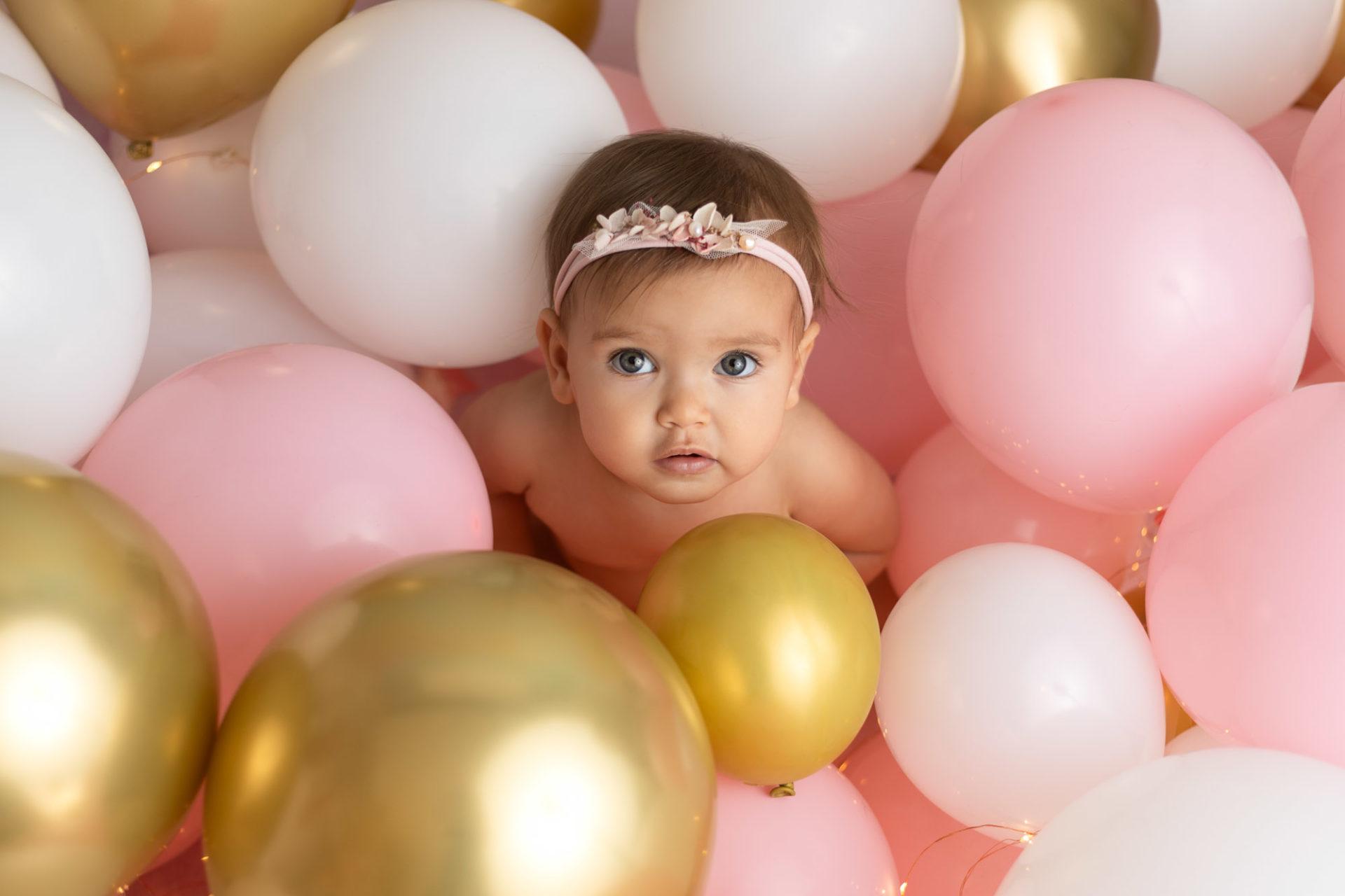 photographe bébé smash cake anniversaire ballons - neuilly-sur-marne