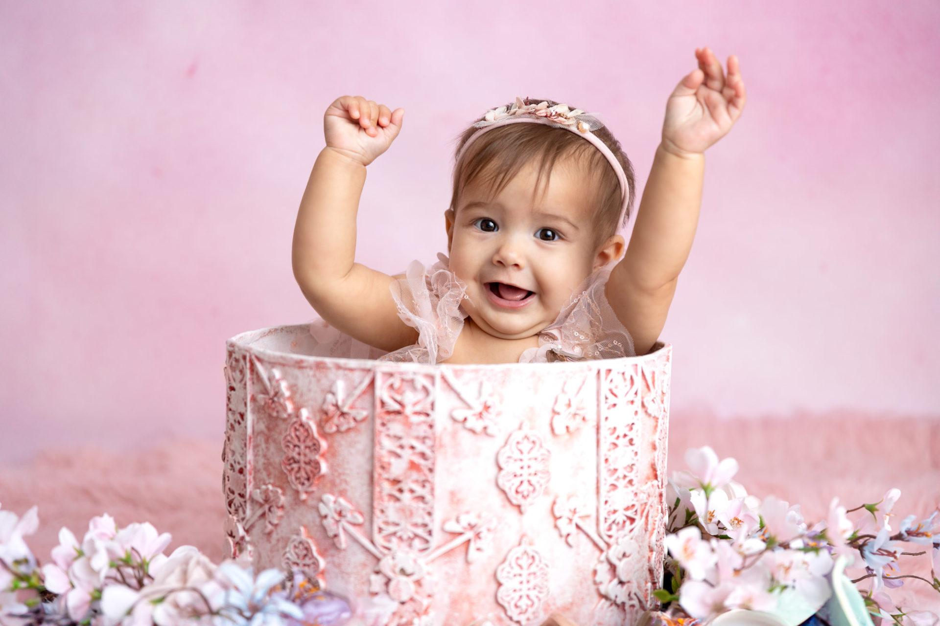 photographe bébé dans un panier - neuilly-sur-marne