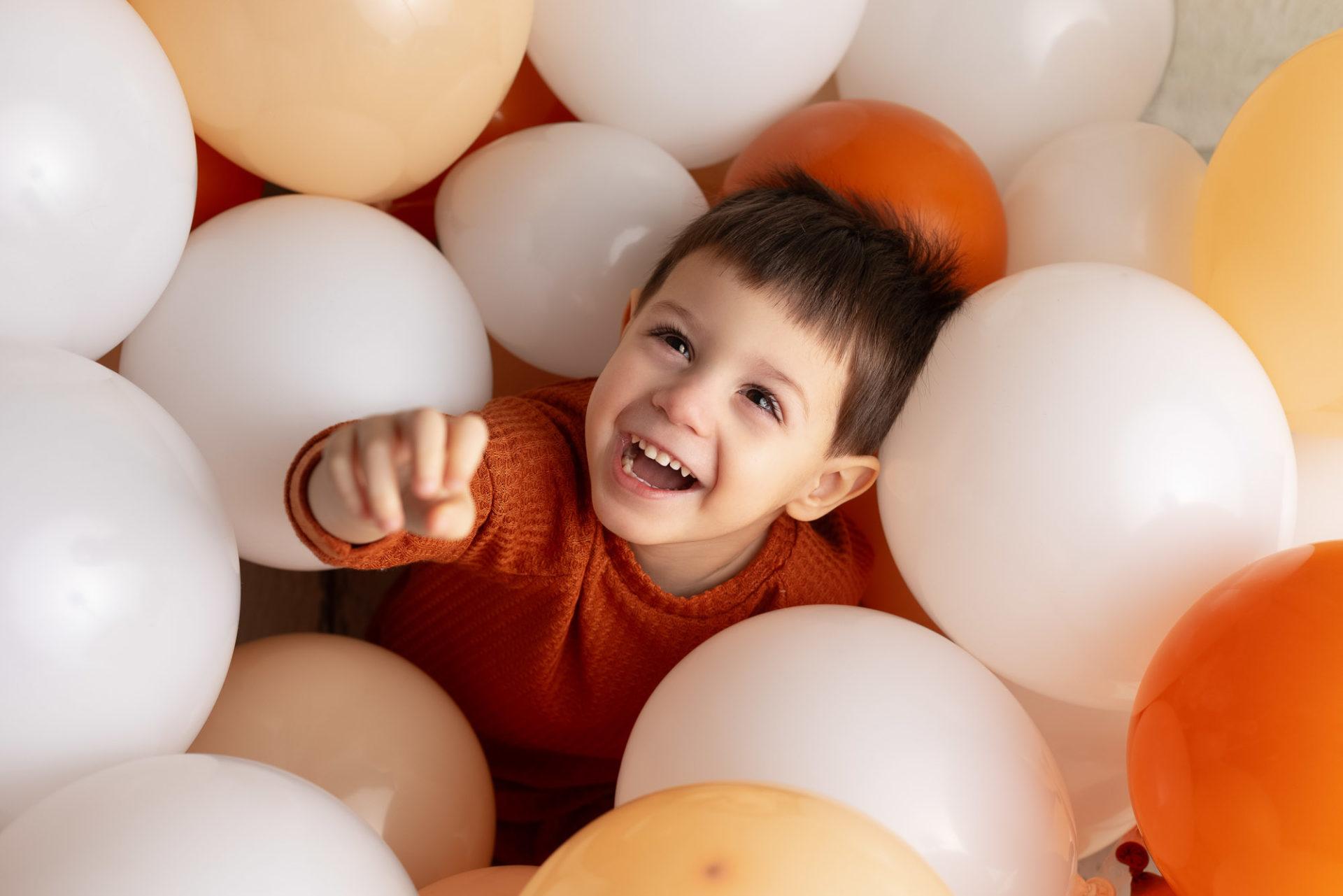 photographe bébé smash cake balllons - neuilly-sur-marne