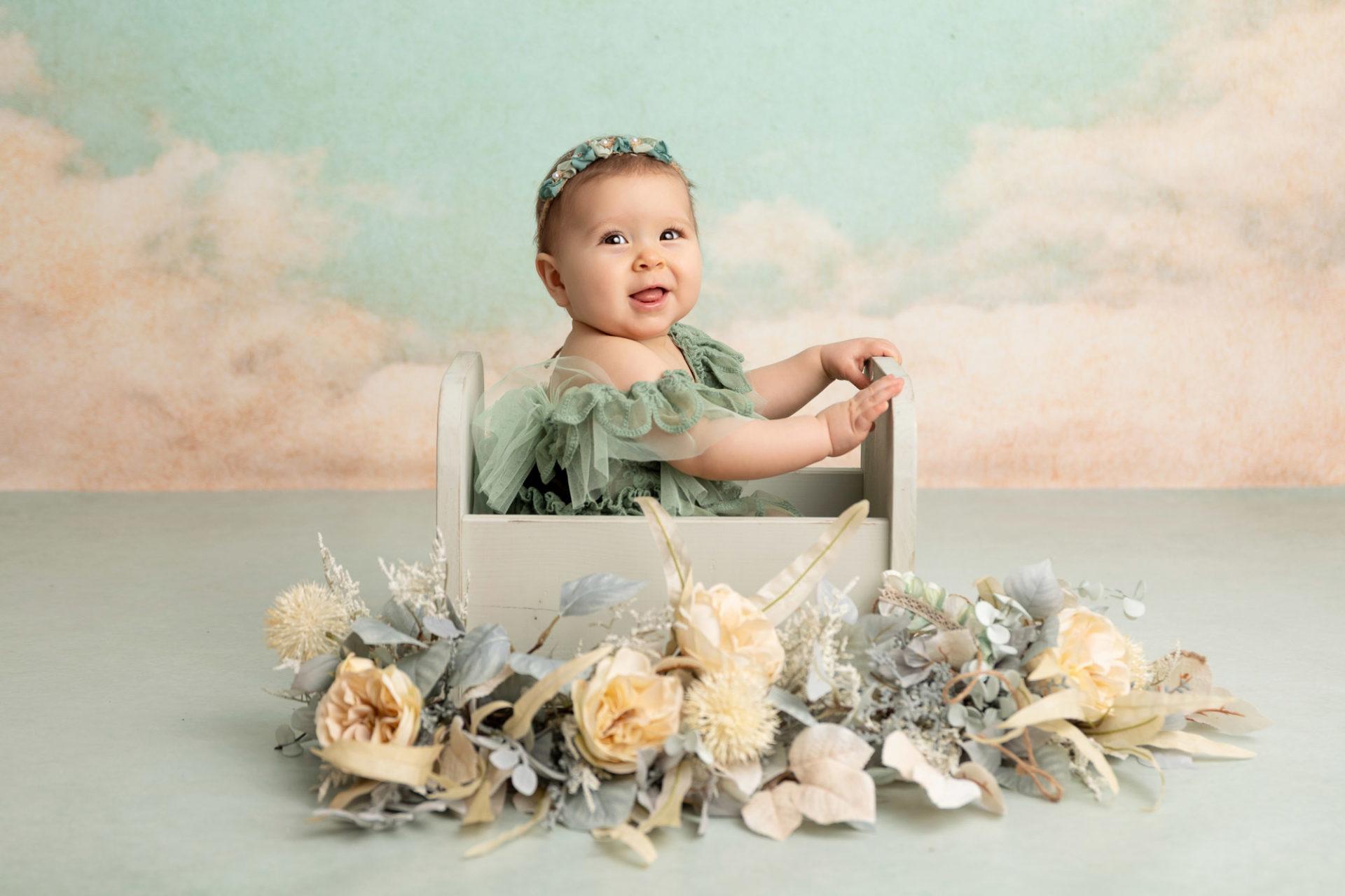 photographe bébé dans un décor - studio neuilly-sur-marne